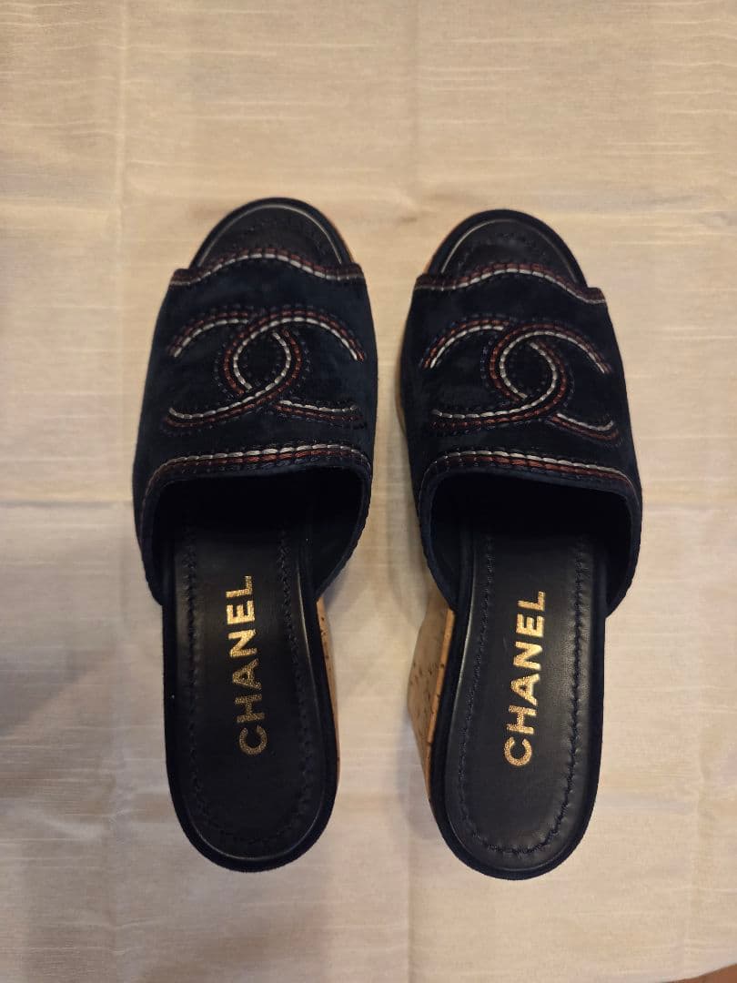 CHANEL ネイビー スエード サンダル　らーさま用