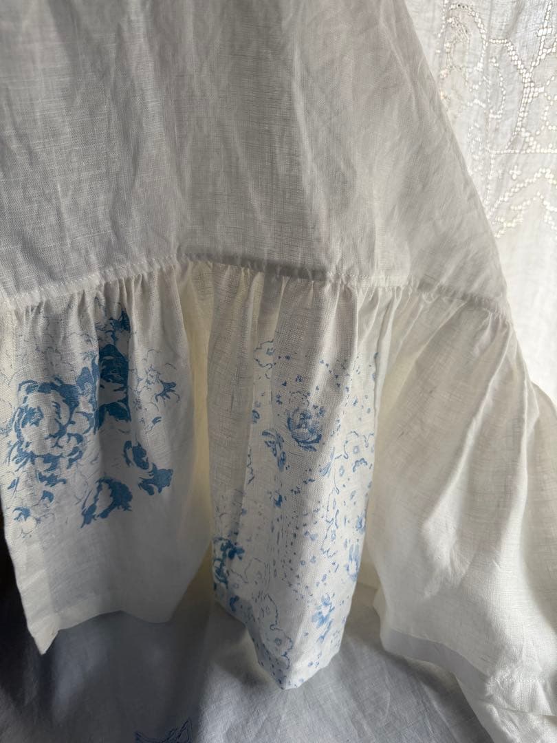 ホワイトリネンとキャベッジ&ローゼズの爽やかフリフリカーテン