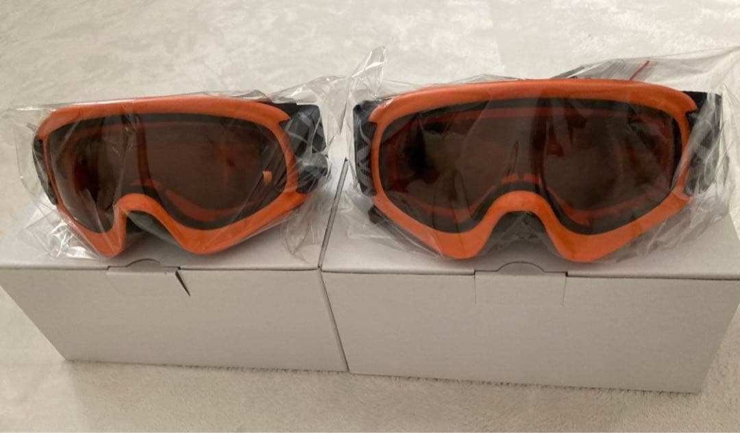 【美品/新品】キッズ130 スキースノボウェア&ゴーグルグローブ2set双子年子