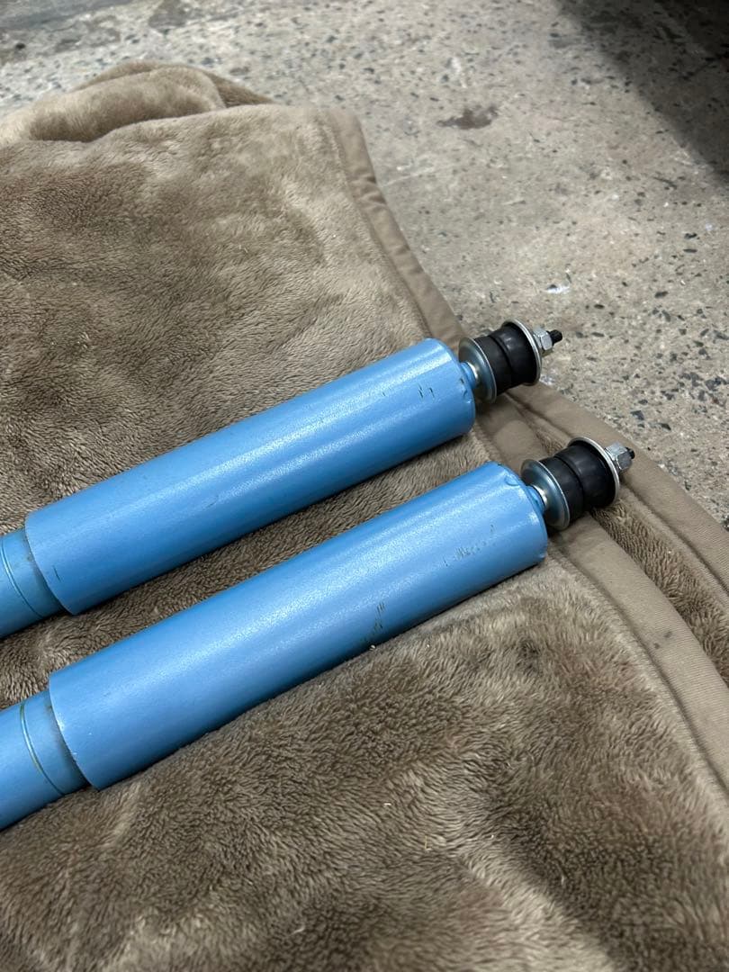 M*S様 510ブルーバード カヤバ　リアショックアブソーバー　早いもの勝ち！