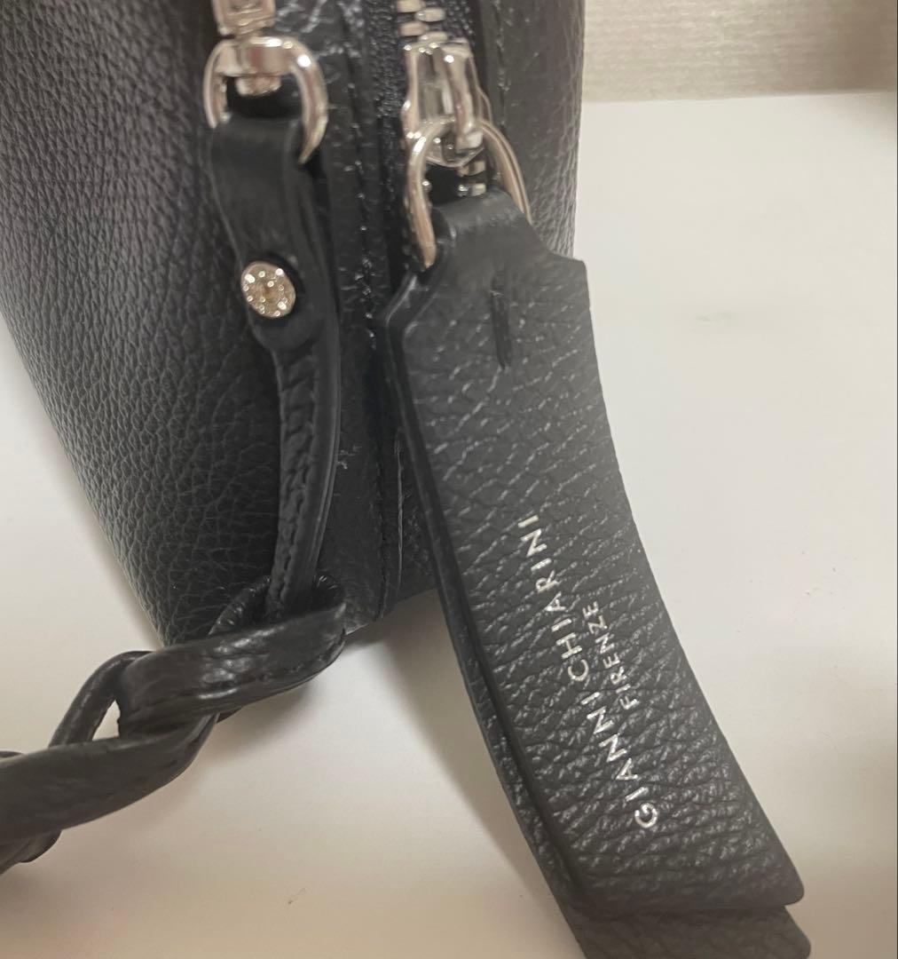 GIANNI CHIARINI アリファ S レザーショルダーバッグ ブラック