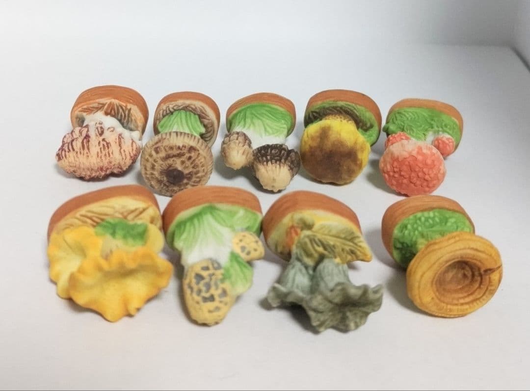 9個セット　きのこ　フェーブ　ミニチュア　置物　飾り　匿名配送