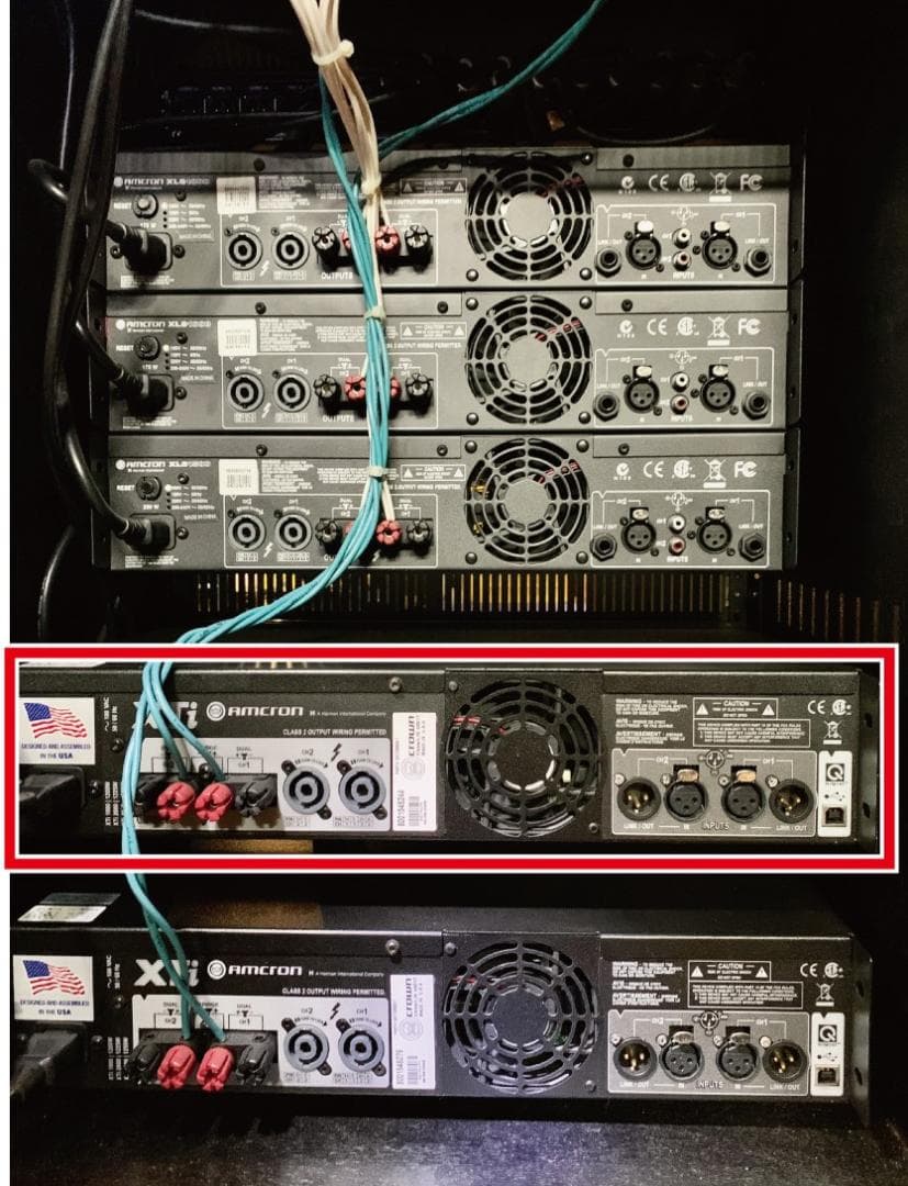 Crown XTi 2000 パワーアンプ 2台