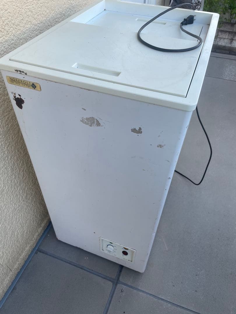 ホワイト冷凍庫 電源コード付き