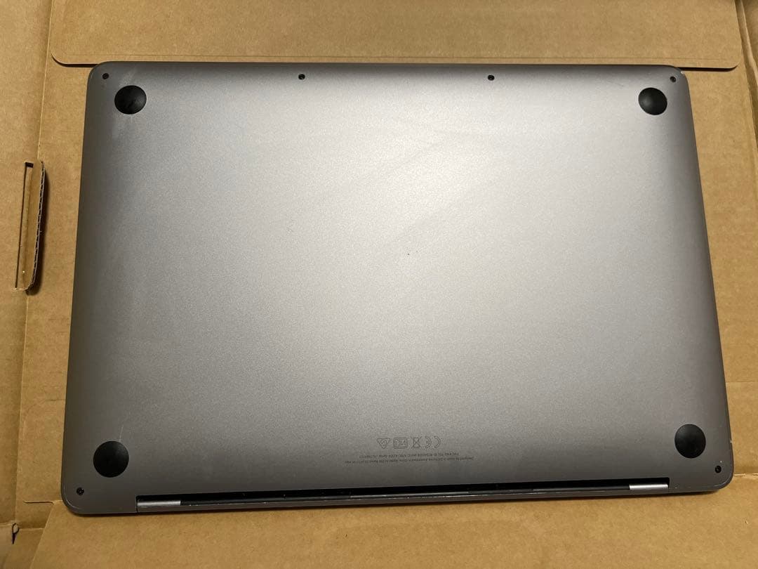 MacBook Pro 2022 Ｍ２　13インチ　16GB