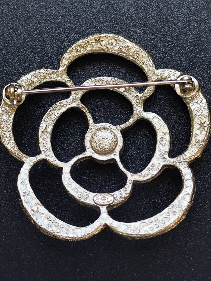 値下げ!美品！CHANEL パールカメリアブローチ