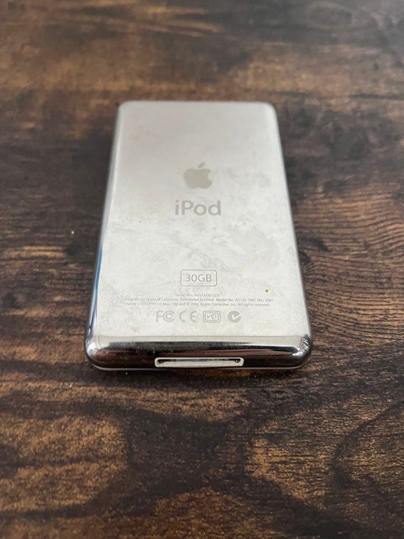 iPod classic 第5世代 30GB ホワイト MA002J