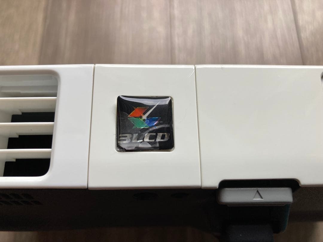 薄型軽量！EPSON EB-1776W 使用頻度の少ない最良品