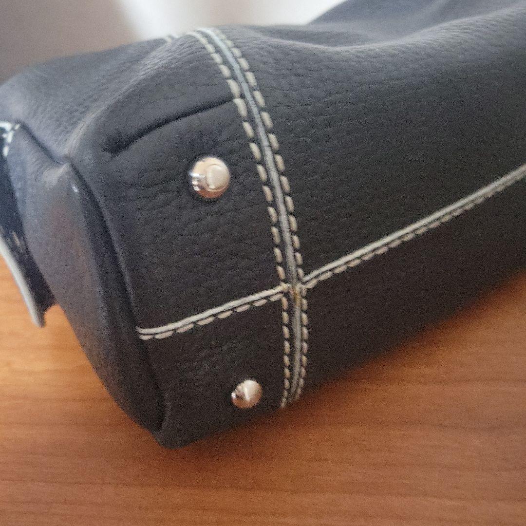 TOD'S 濃紺レザー ショルダーバッグ