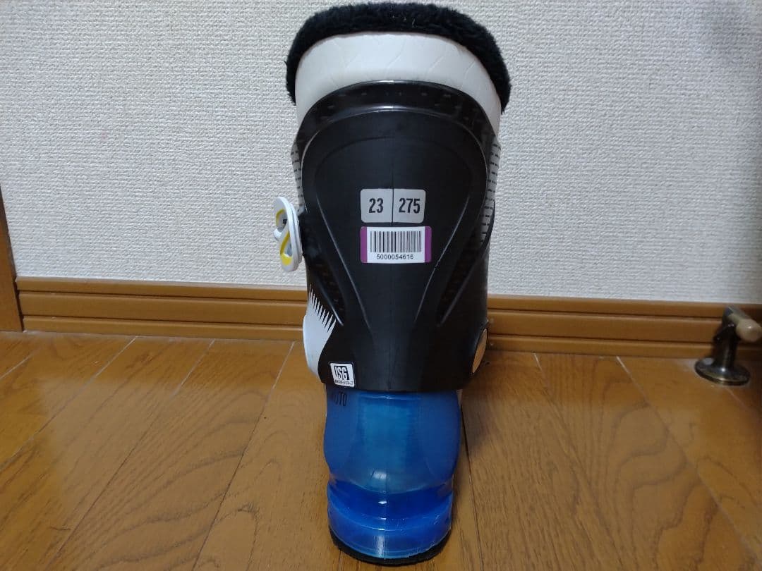 ジュニア用スキー板　ブーツ　ヘルメットセット