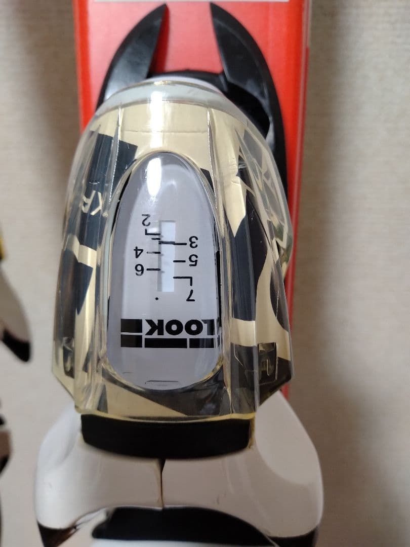 ジュニア用スキー板　ブーツ　ヘルメットセット