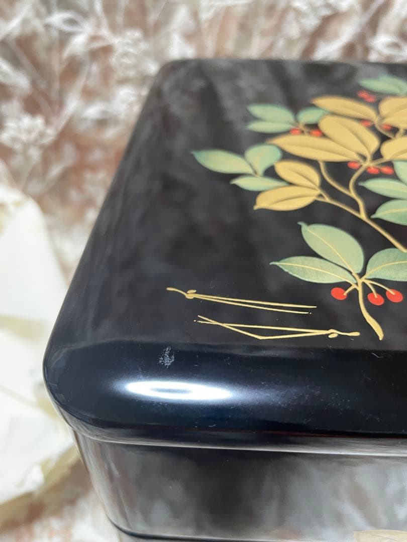会津塗 三段重箱 天然木 うるし塗 草花蒔絵 黒塗り 漆器 正月 おせち 共箱付