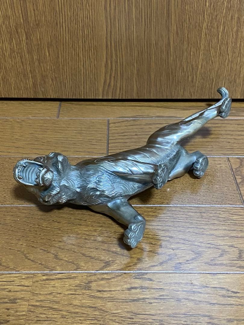 【骨董品】白銅製 村田宏作 虎 置物 飾り物 トラ 寅 とら 金属工芸 彫刻