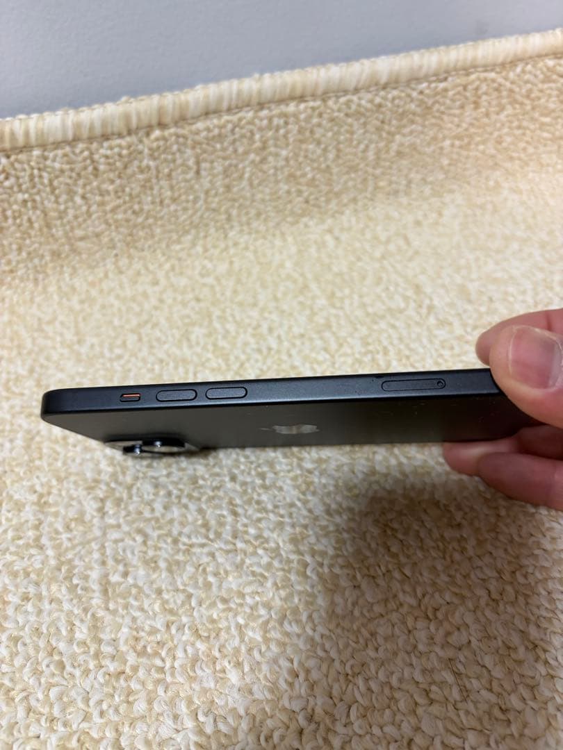 Apple iPhone 15 本体　256GB