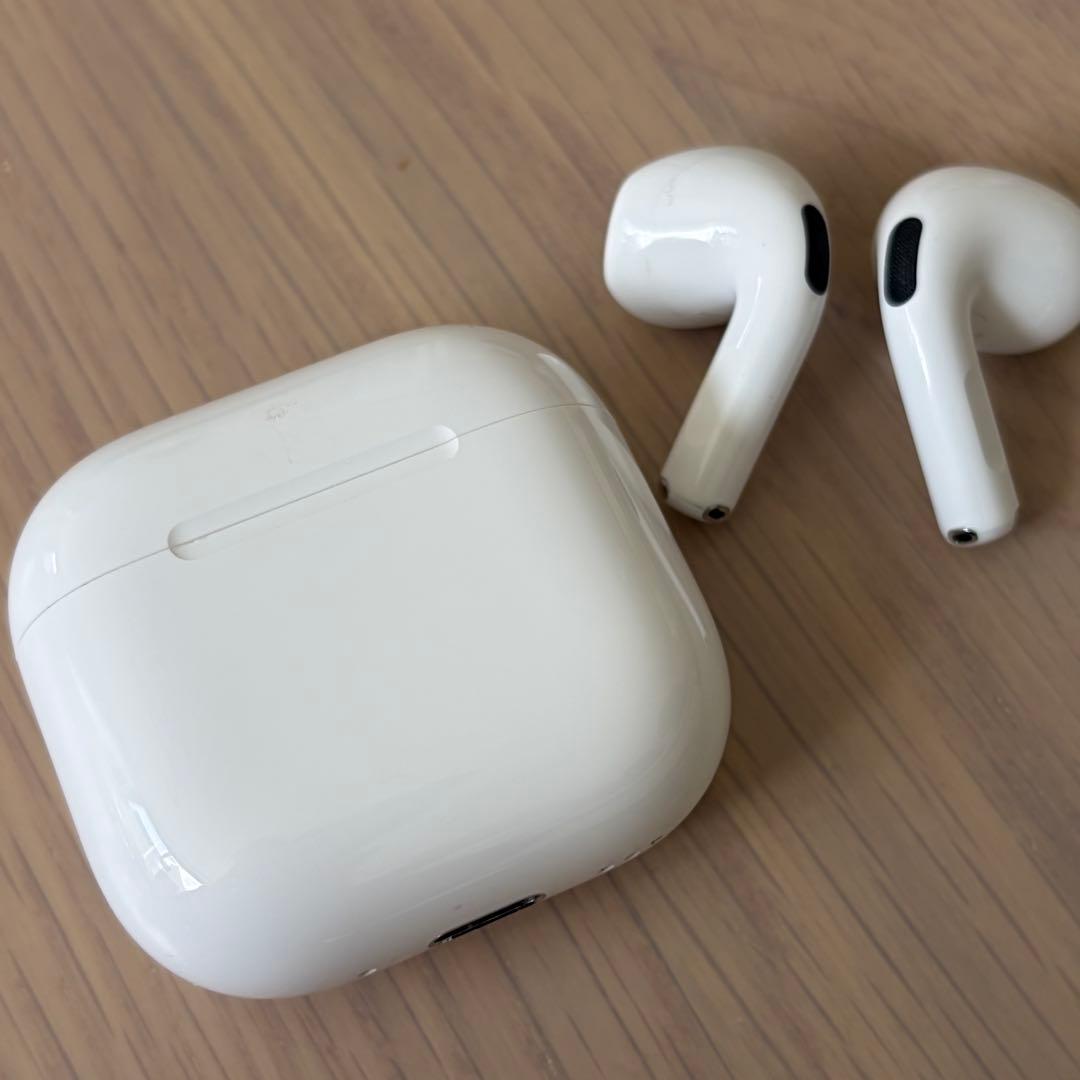 美品　AirPods 4 ANC アクティブノイズキャンセリング