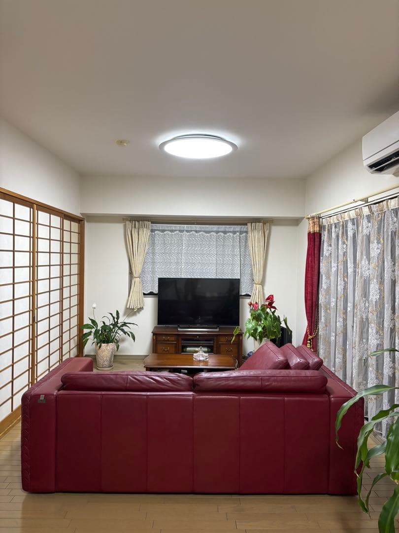 最終値下げおしゃれでモダンなワイン色赤い総革レザー3人掛けソファ