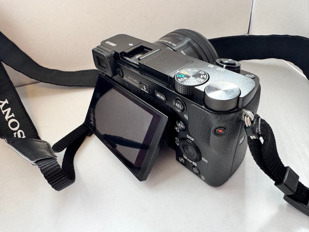 SONY α6000 ダブルズームレンズキット（ILCE-6000Y）