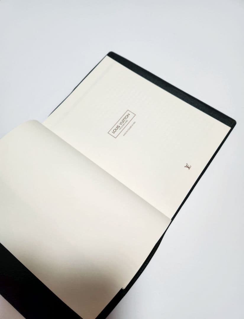 ルイヴィトン ❤️ Louis  Vuitton  タイガ アジェンダ ノート