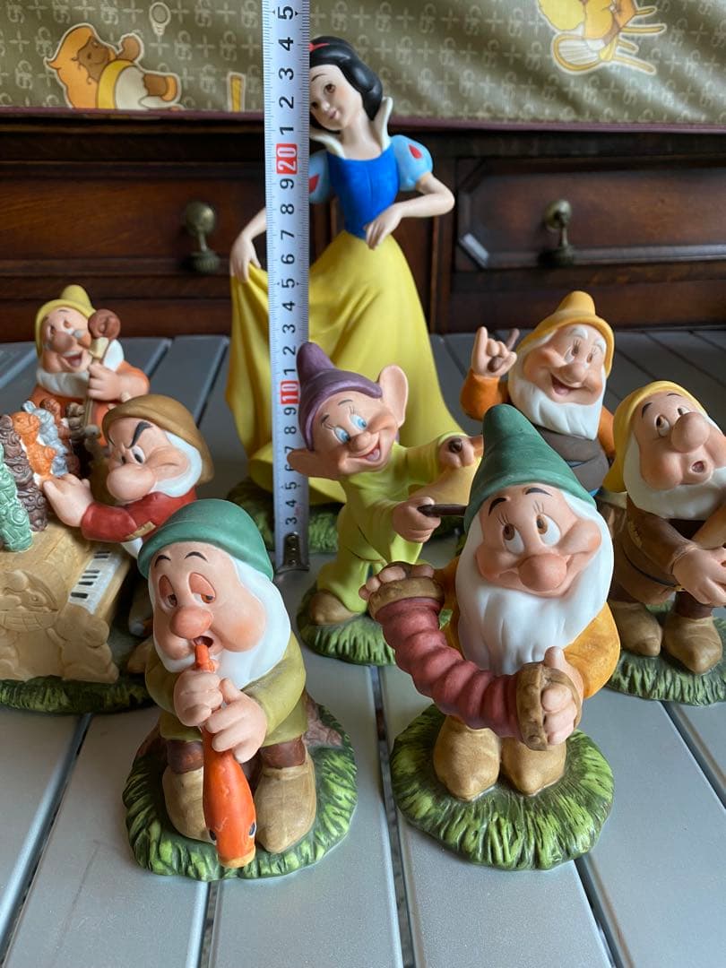 白雪姫と七人の小人　フィギュア　陶器　置物　ガーデンオーナメント　ディズニー