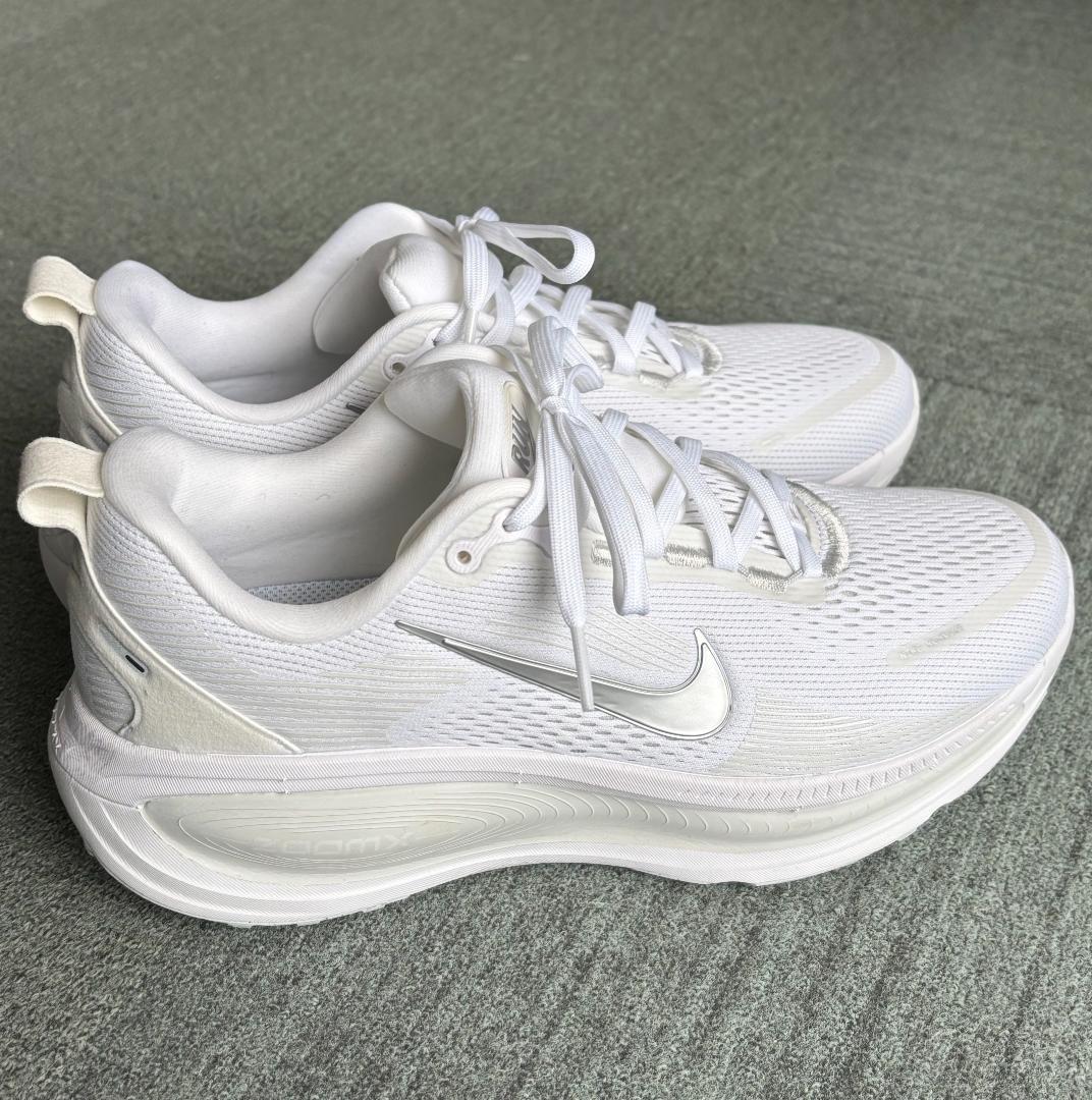 ナイキ ボメロ 18 W ホワイト HM6804-104（26.5cm）