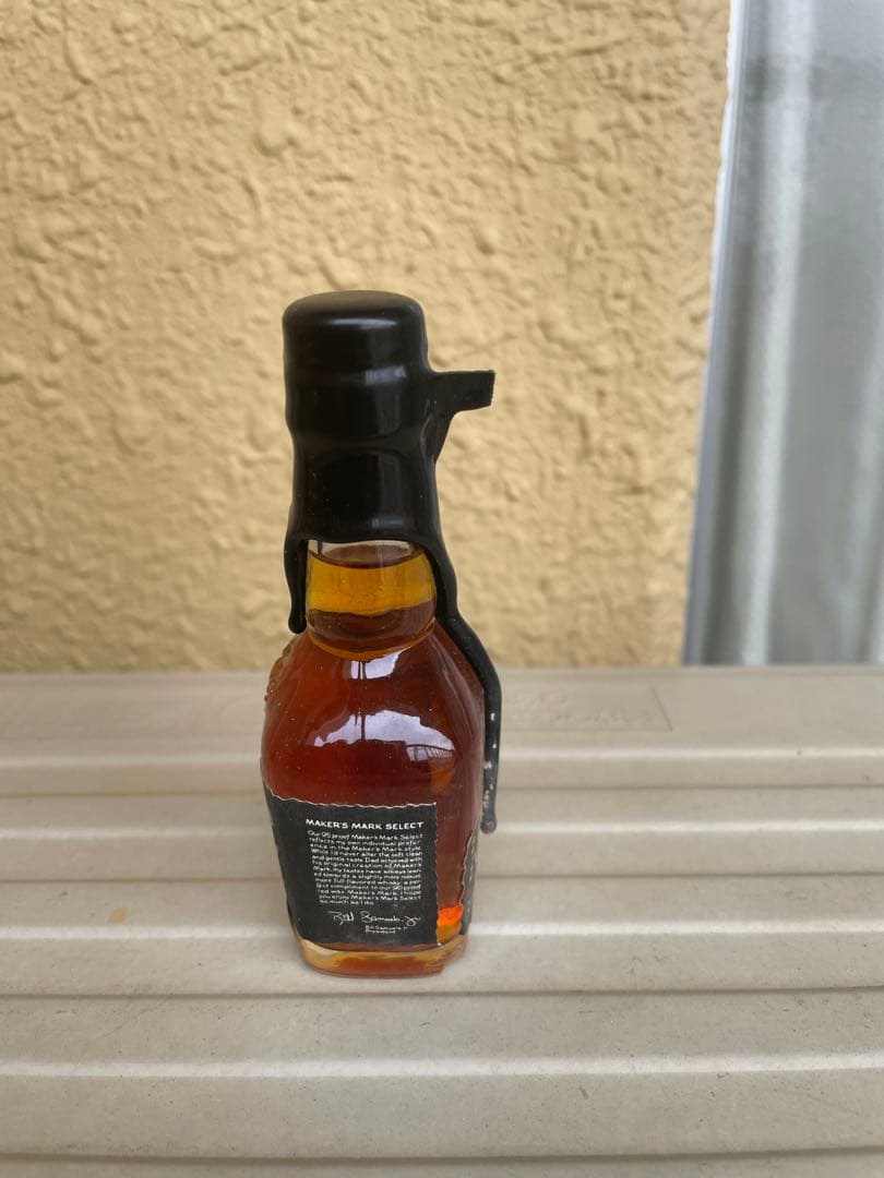 メーカーズマークブラックトップミニボトル