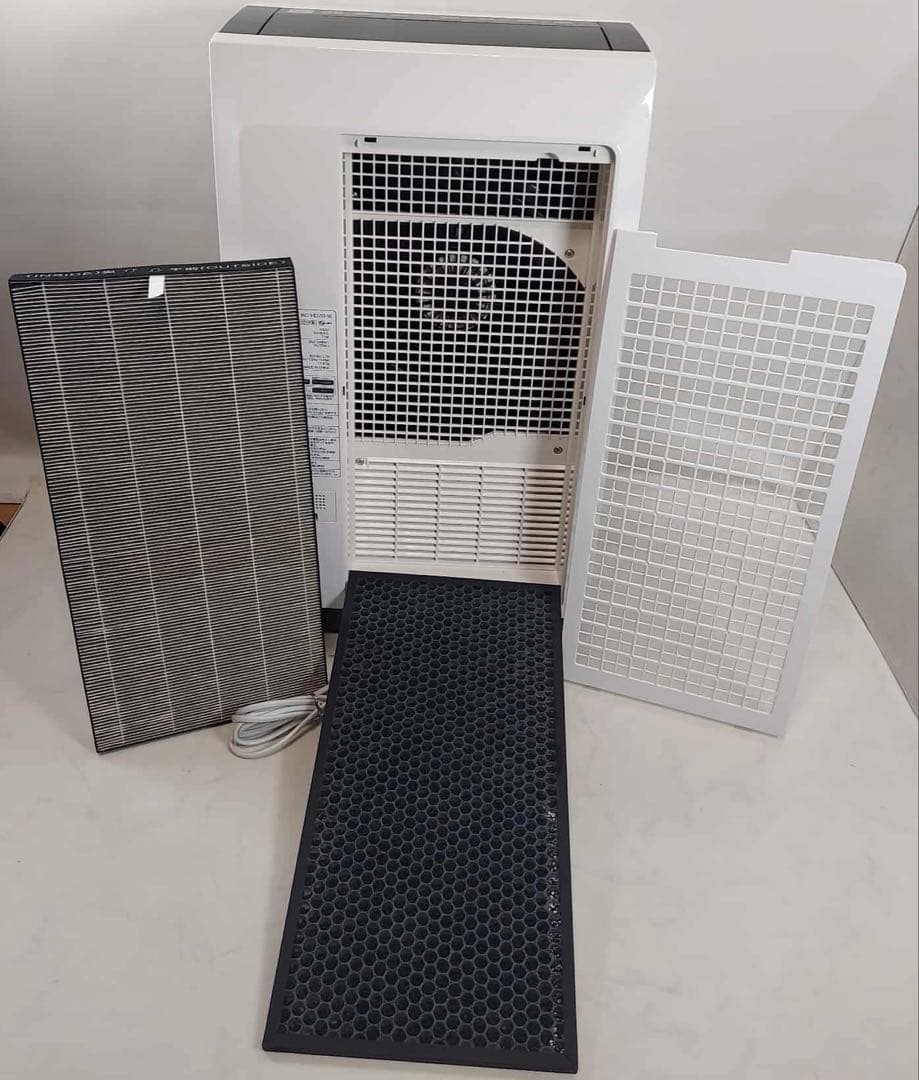 Emiちゃん専用　SHARP 除加湿空気清浄機 KC-HD70-W 2021年製