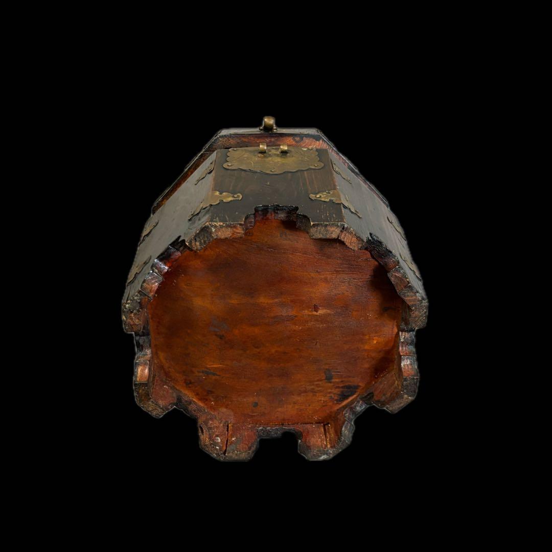 李朝家具 時代八角箱 内側紙張仕上