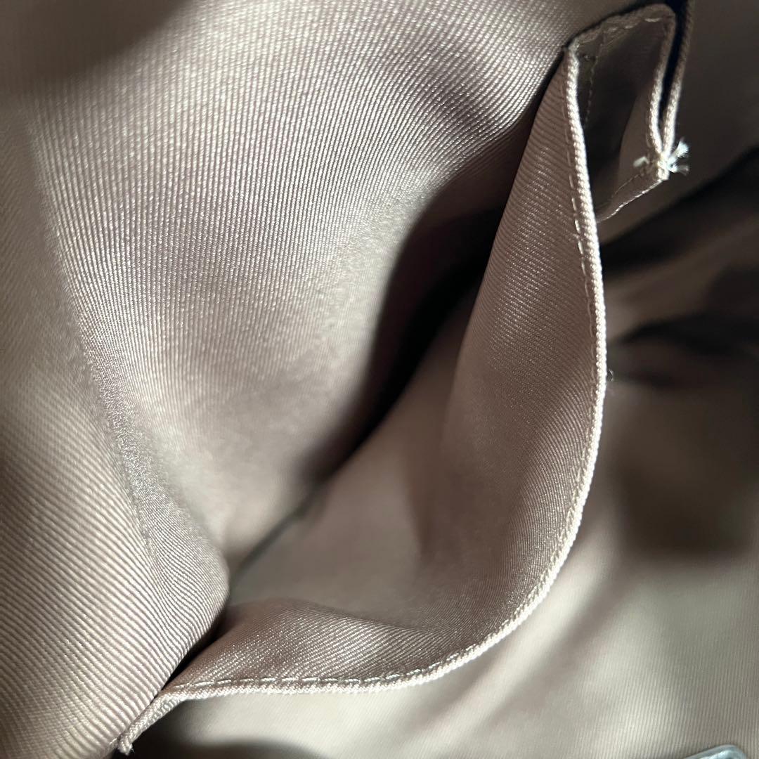 未使用級✨　イアパピヨネ　スワローマチショルダーバック　シルバー　レザー