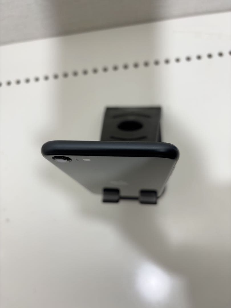 早い者勝ち　[SIMフリー]Apple iPhone se3