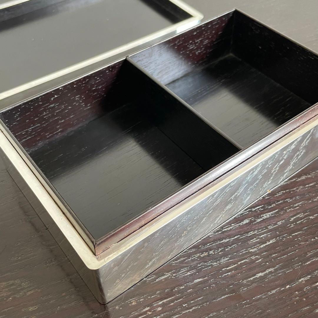 ■566 銀製品 銀座大勝堂 皇室下賜品 煙草箱 十四葉一重裏菊