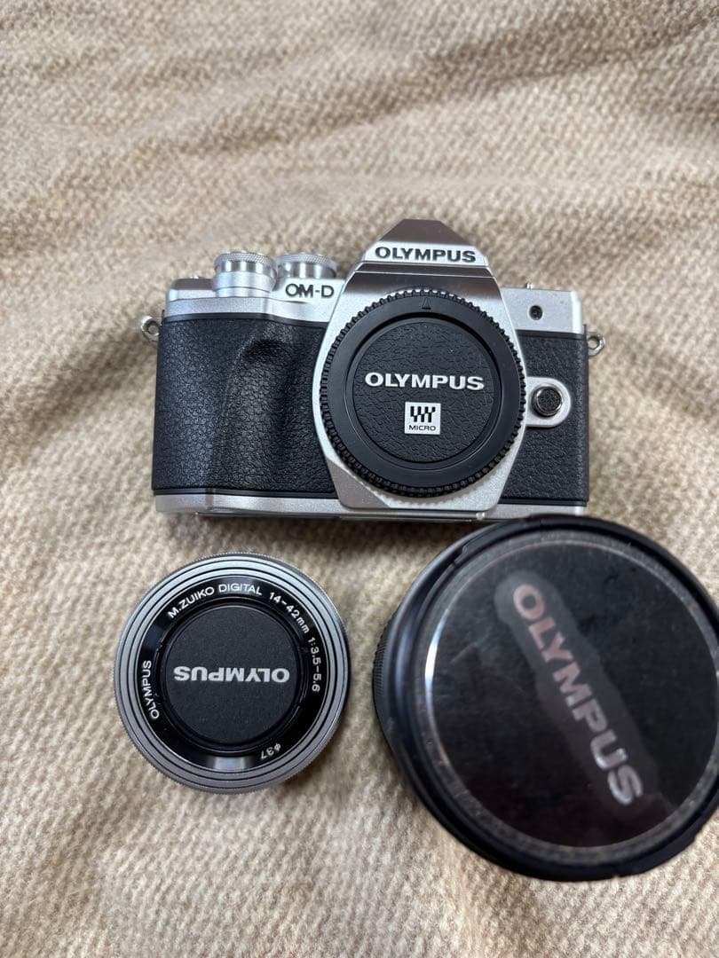 OLYMPUS OM-D E-M10 ダブルズームレンズセット