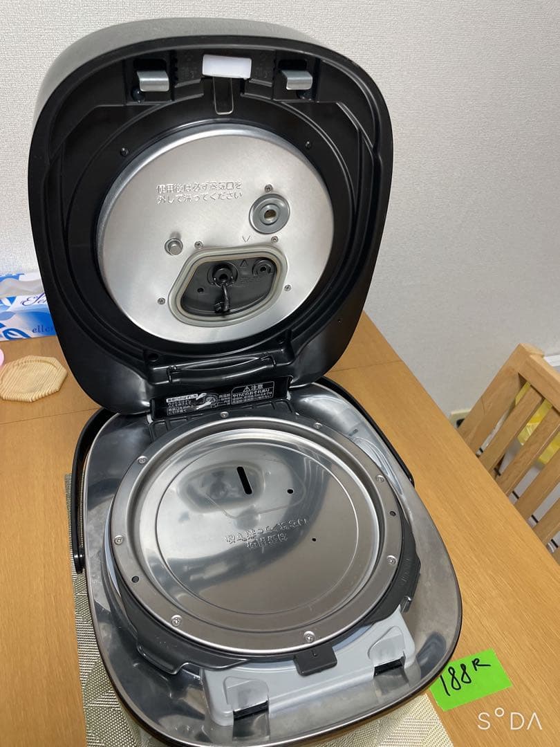 東芝RC-18VST-K炎匠炊き 真空圧力IHジャー炊飯器 ジャンク品