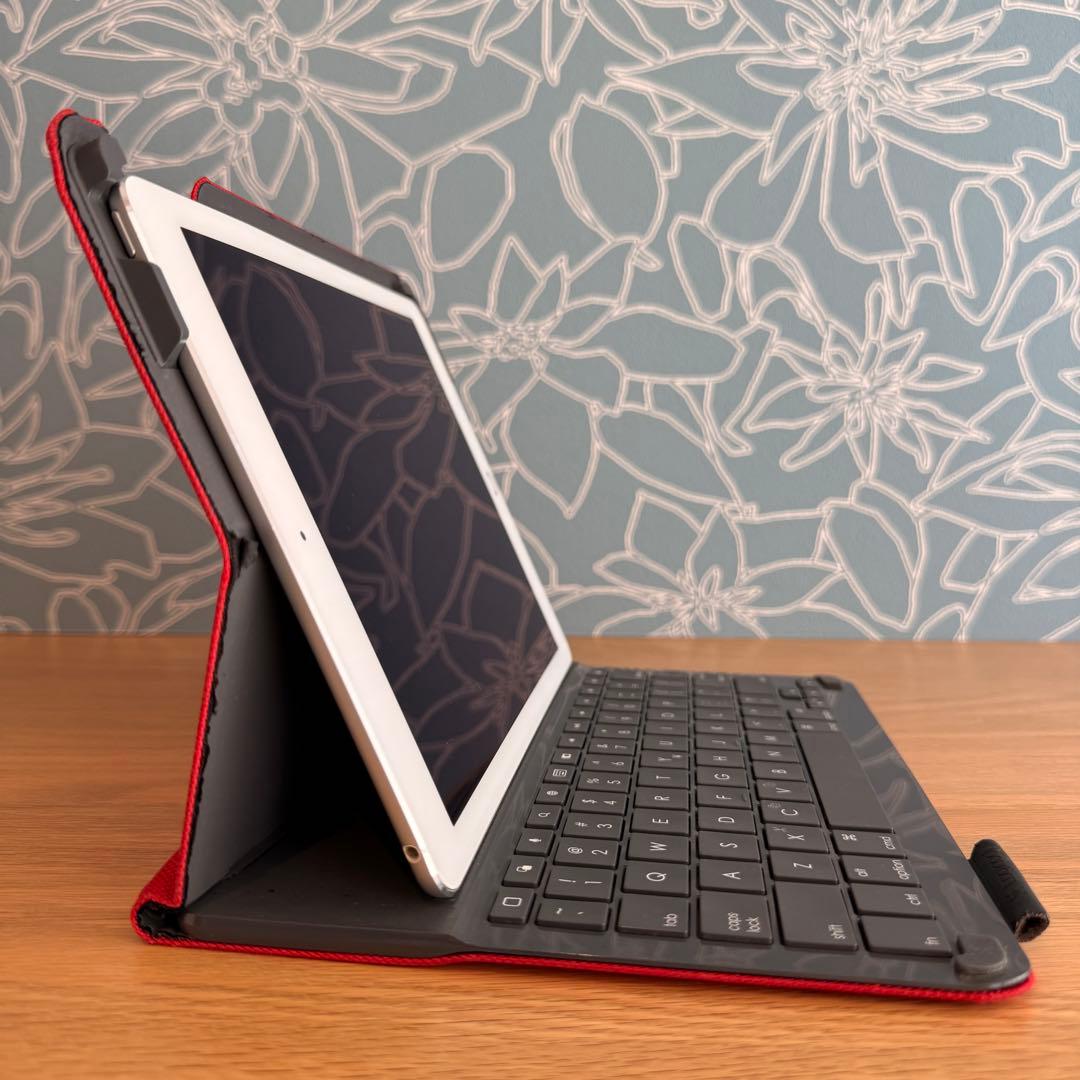 iPad Air 2 Wi-Fi 64GB シルバー & キーボード付きカバー