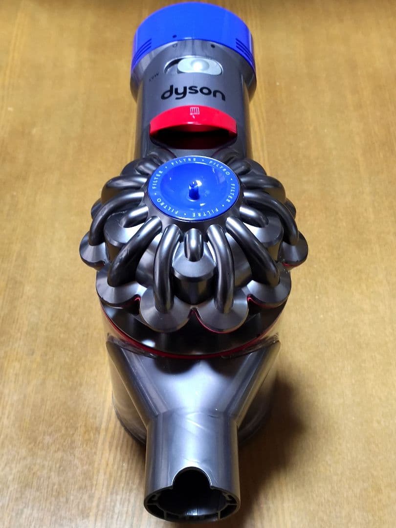 ダイソンV8 SV10 掃除機＋マキタ18vアダプターセット分解清掃済み 動作品