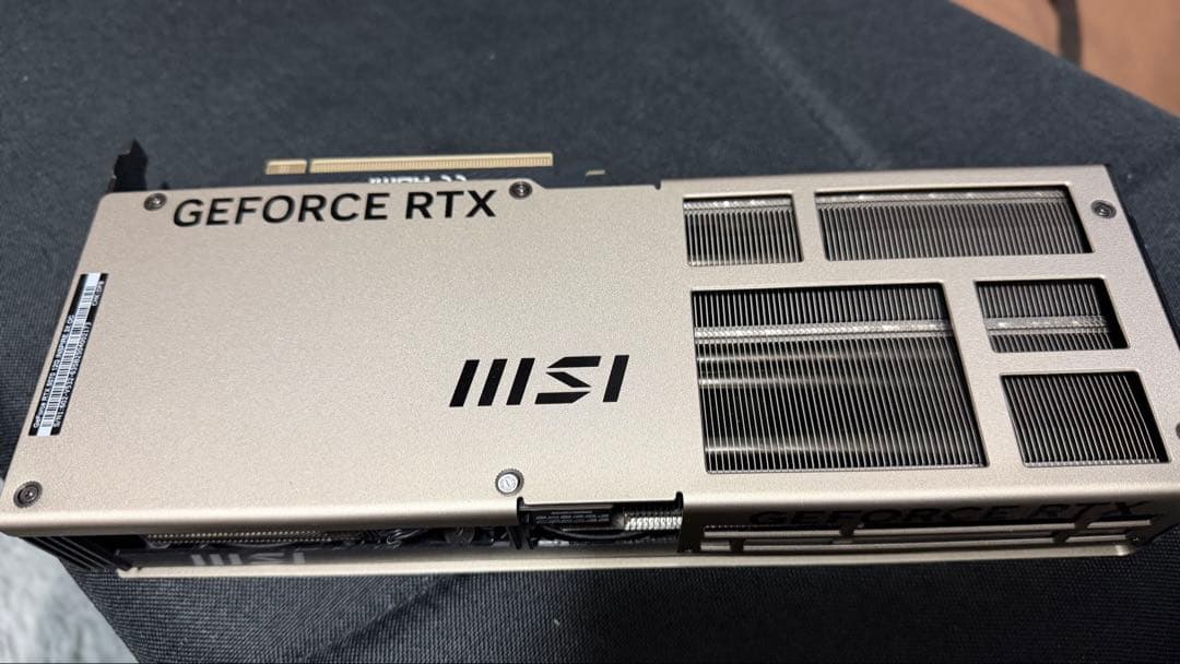 グラフィックボード・グラボ・ビデオカード MSI GeForce RTX5070 12G INSPIRE 3X OC