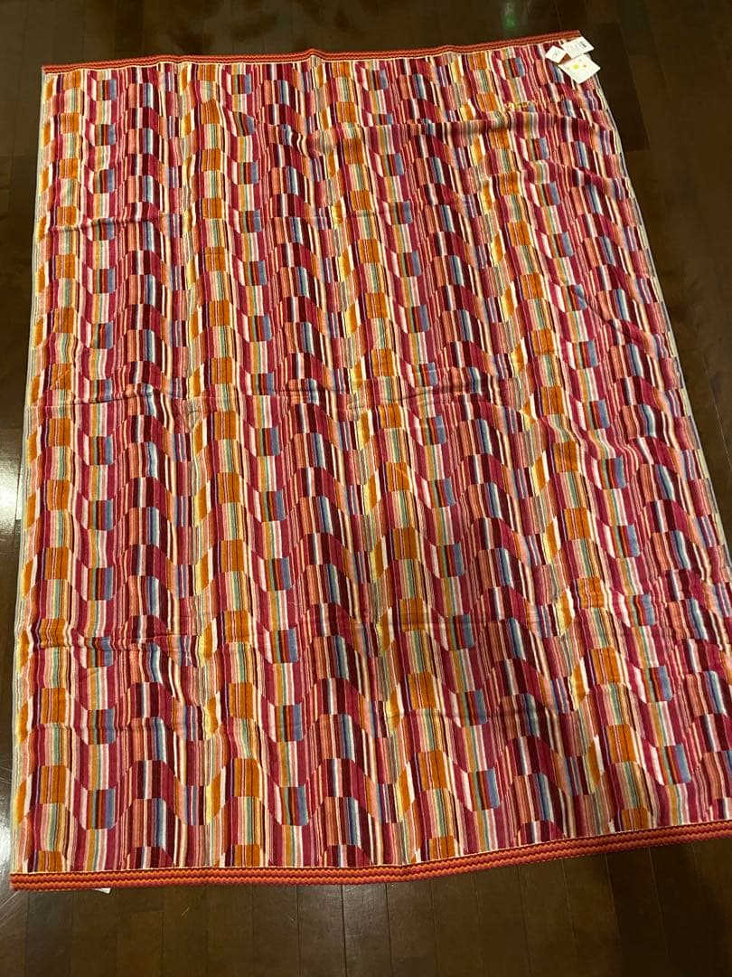 国産　MISSONI  タオルケット 新品未使用　レッド配色
