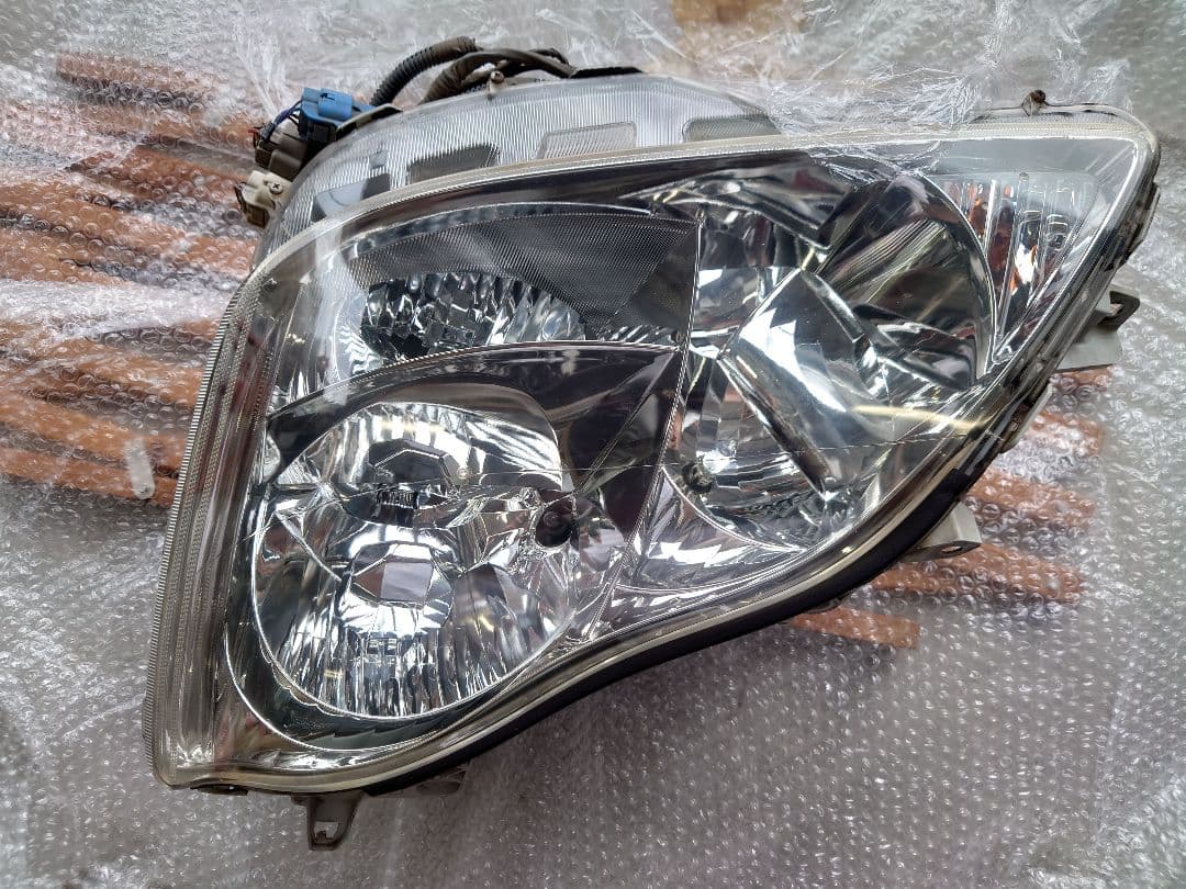 ゼロクラウン左側ヘッドライト