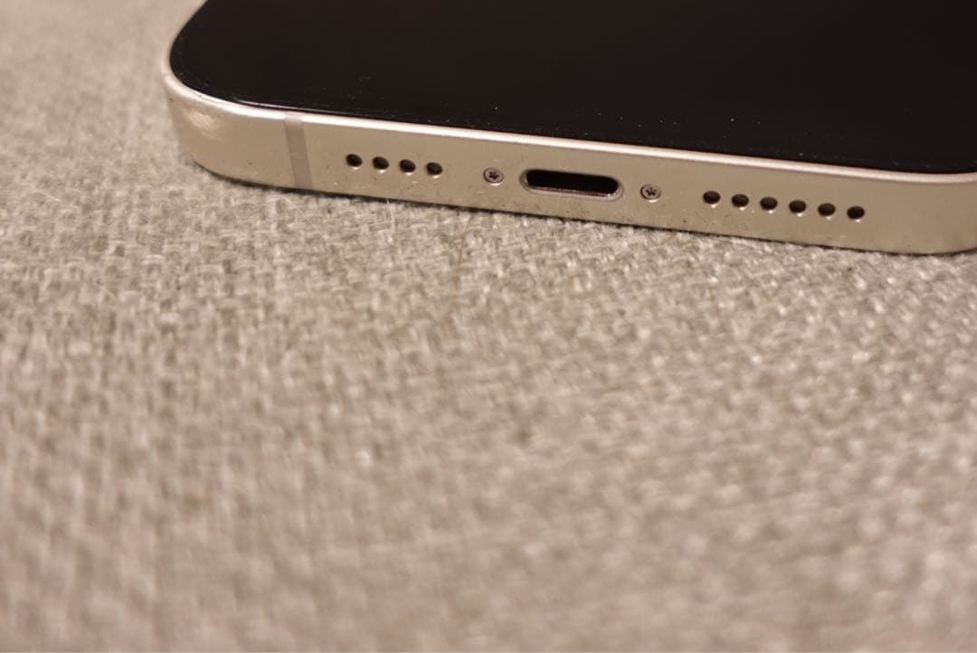 Apple iPhone14plus 背面割れあり