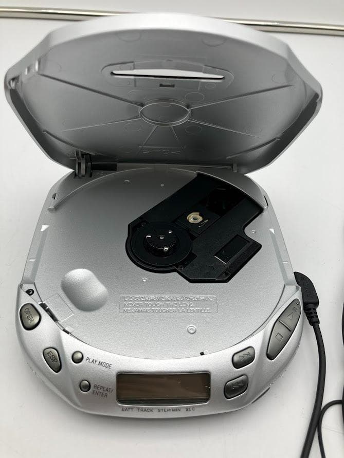 SONY CDウォークマン D-E404　コンパクトプレイヤー