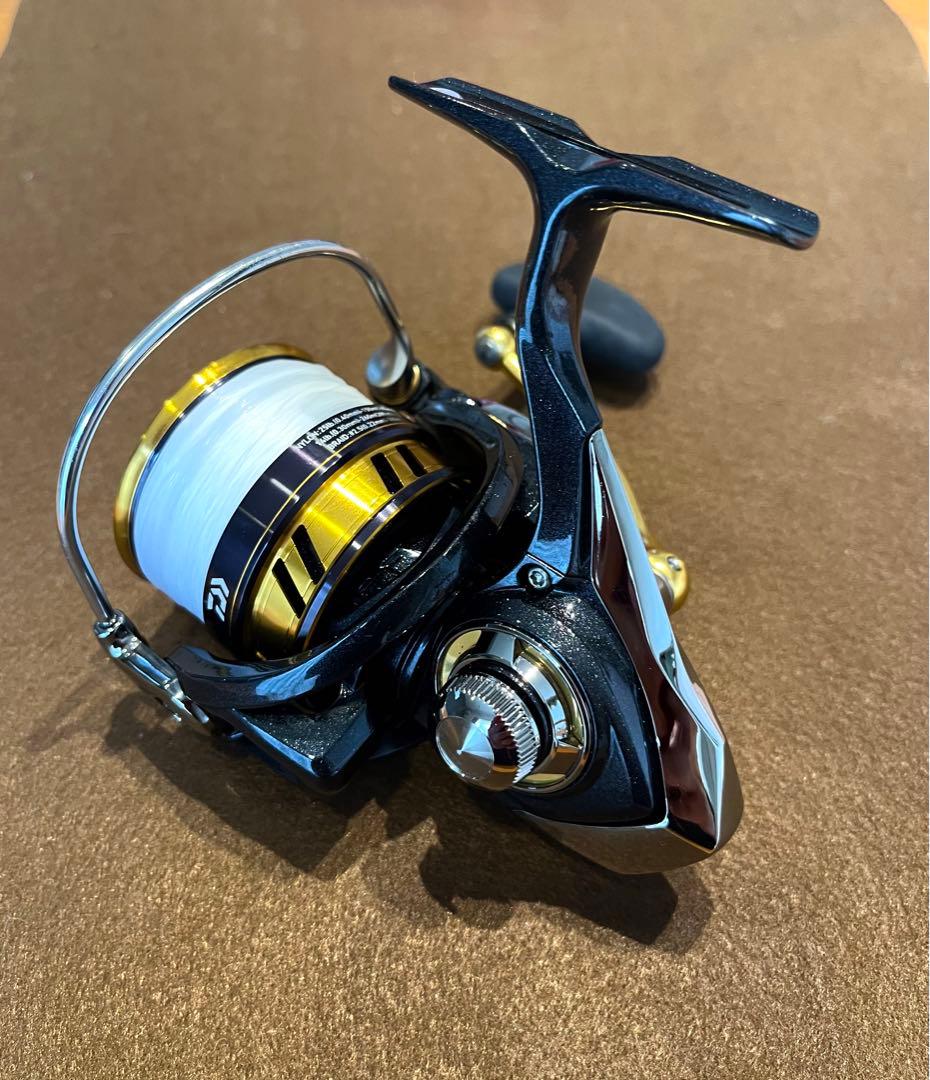 超美品　ダイワ DAIWA LEGALIS レガリス LT5000D-CXH