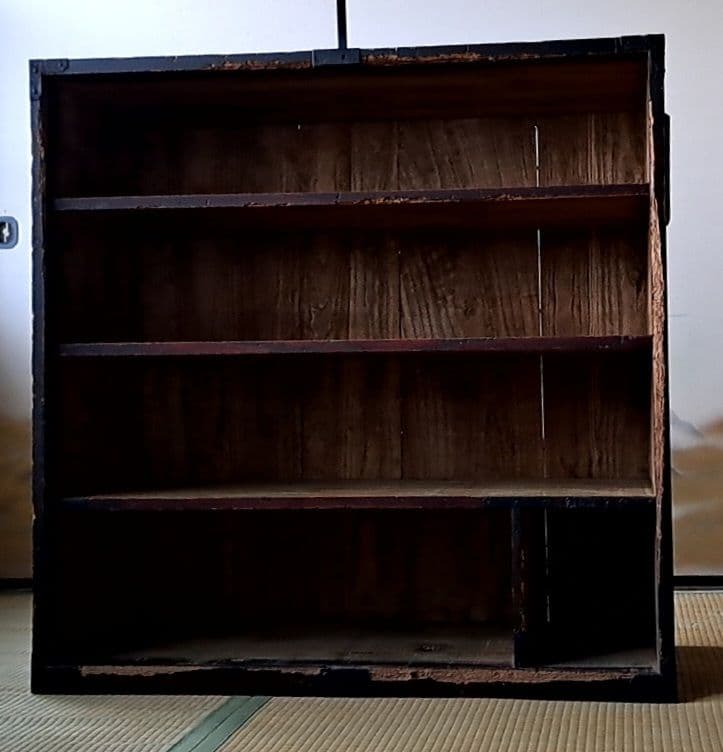 年季が入り過ぎた江戸時代の桐？箪笥