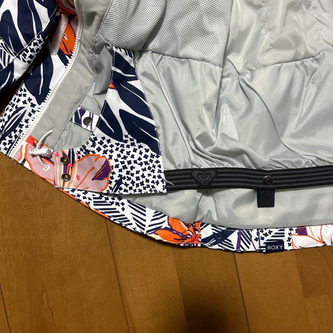 新品！タグ付き！　ROXY 花柄　アウター　スキーウェア　ボードウェア　防寒　S