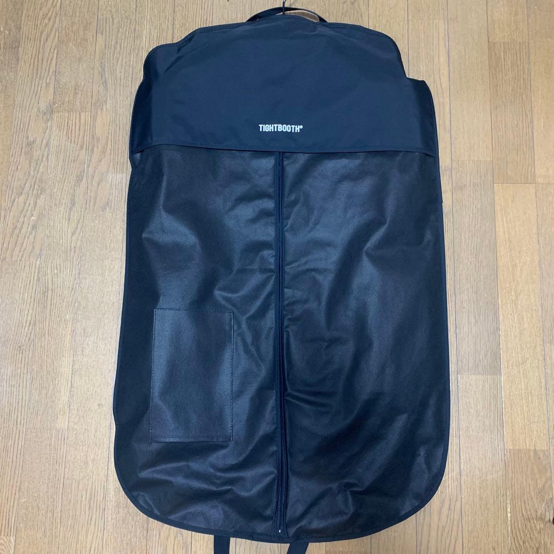 A　 ジャケット、ネクタイ、ハンガー、スーツカバーのみ