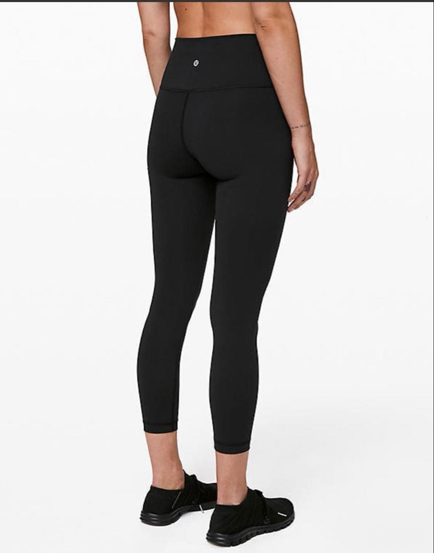 ルルレモン　新品未使用　ブラック レギンス サイズ4