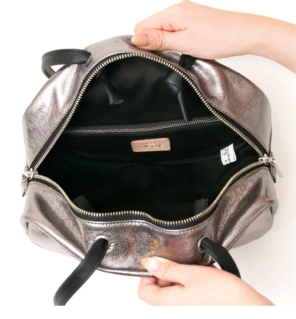 【美品】ikot レザー丸型バッグM シルバー