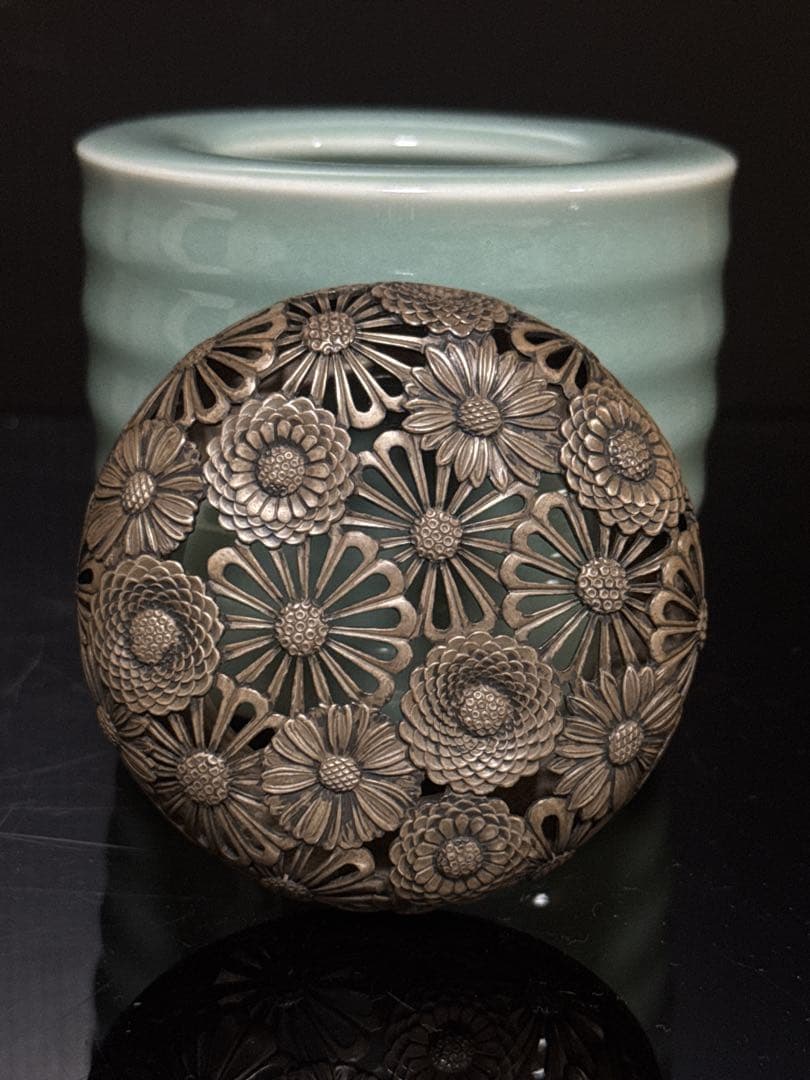 超絶技巧 金工師 在銘 純銀 火屋付 嘉光 造 青磁 輪線筒型 香炉 桐共箱付