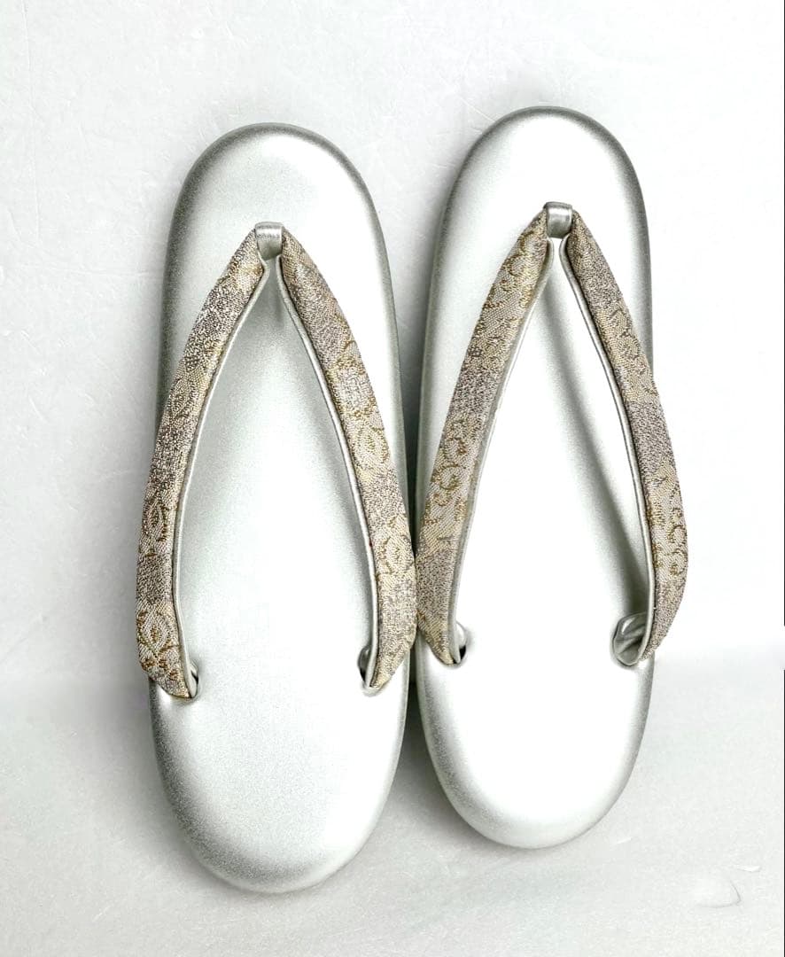 高級和装バック草履セット ホワイトシルバーに金銀糸 上品で聡明な佇まい ご入学式