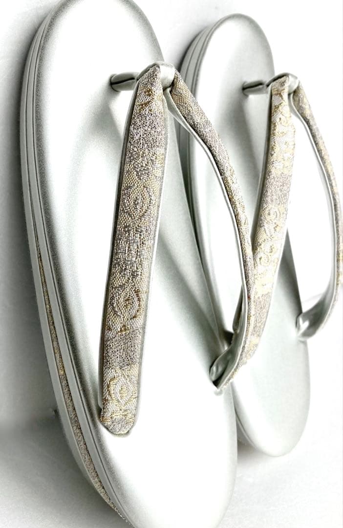 高級和装バック草履セット ホワイトシルバーに金銀糸 上品で聡明な佇まい ご入学式