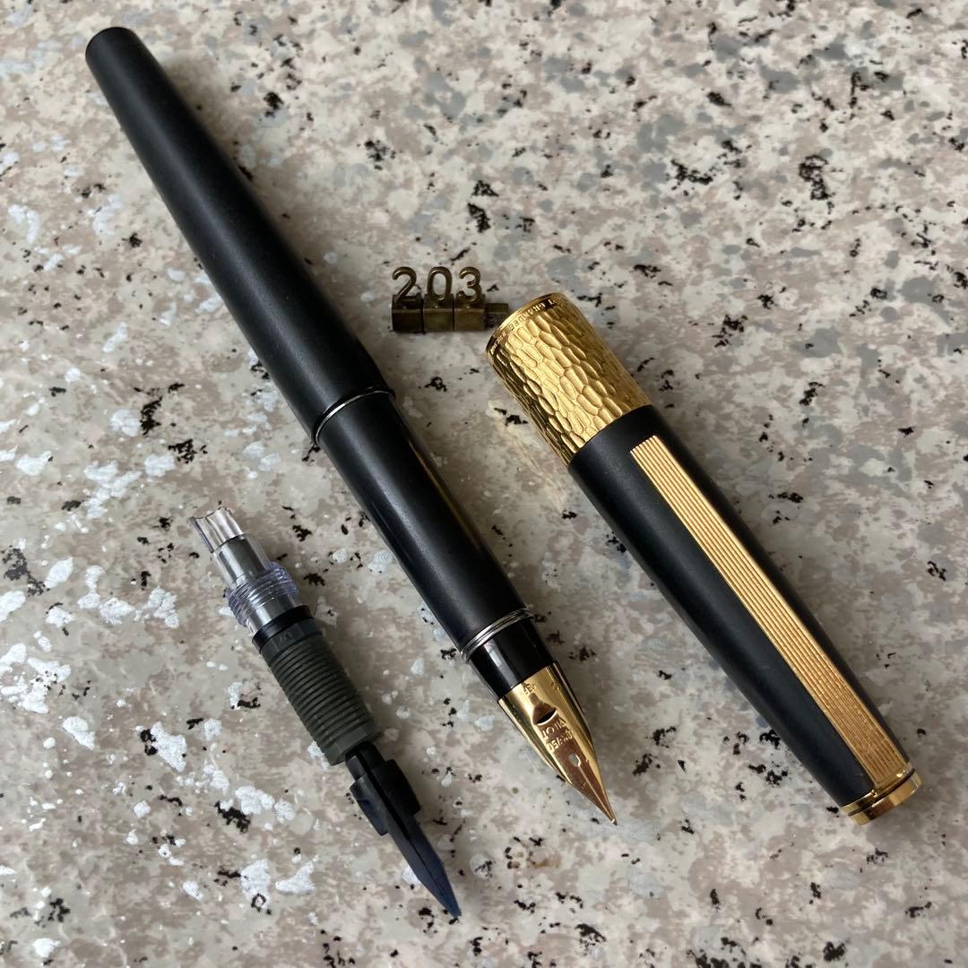 #203 オーバーホール済み 万年筆 PILOT 槌目 22KAGM 18k