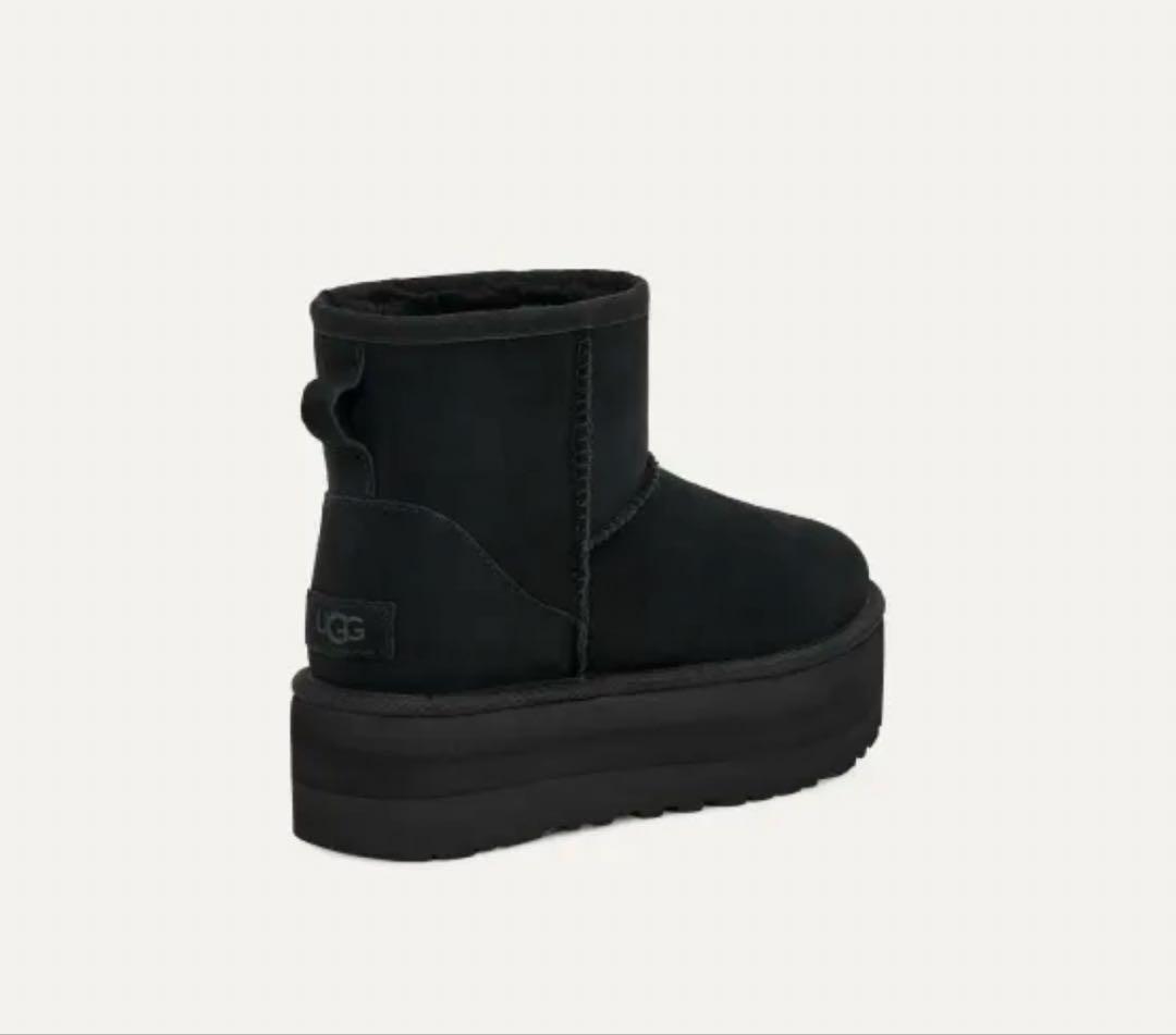 週末限定★UGG クラシックミニ　黒　厚底　暖かい♡ ブーツ